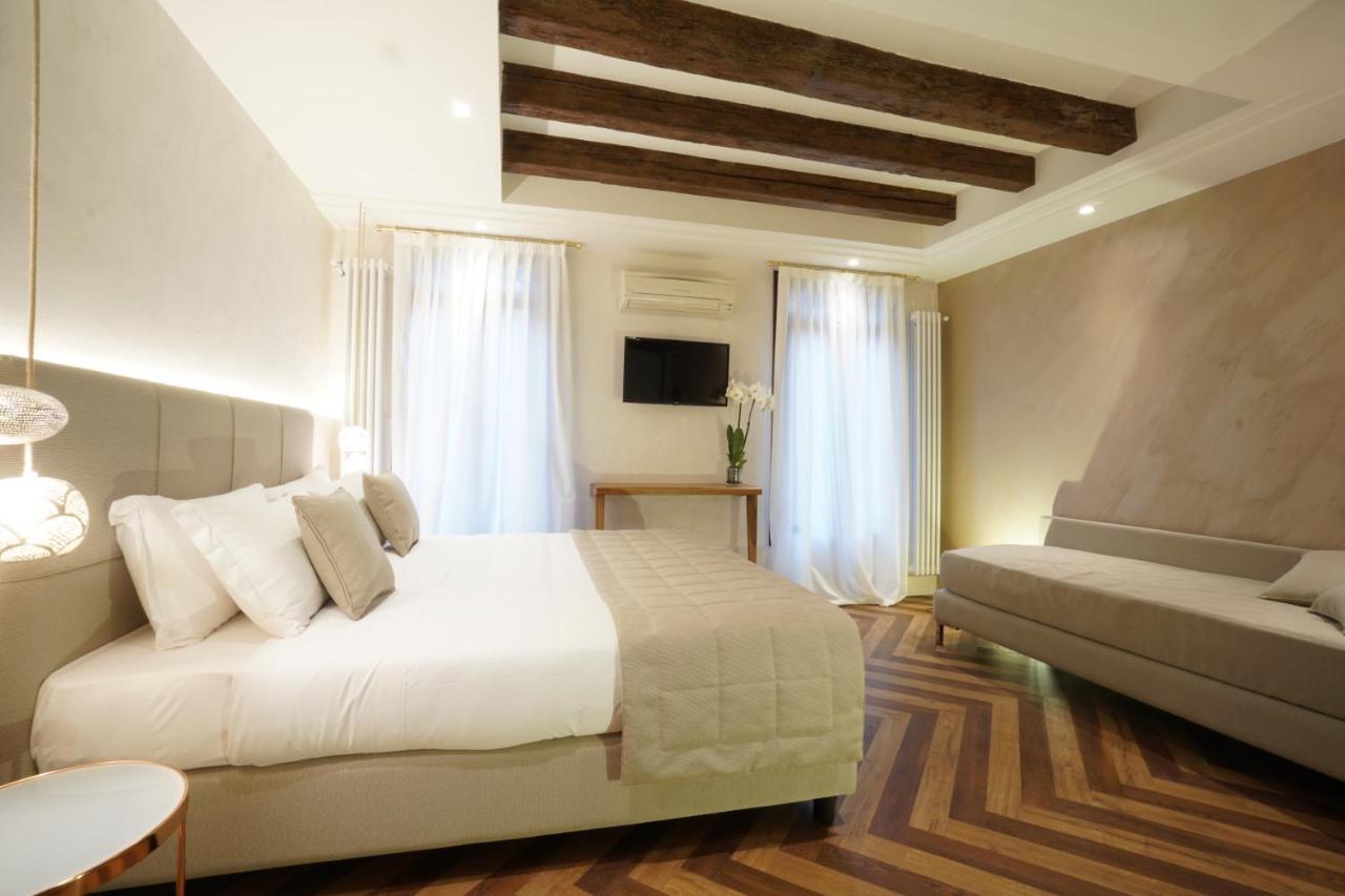 P 1779 Bed and breakfast Venecia
